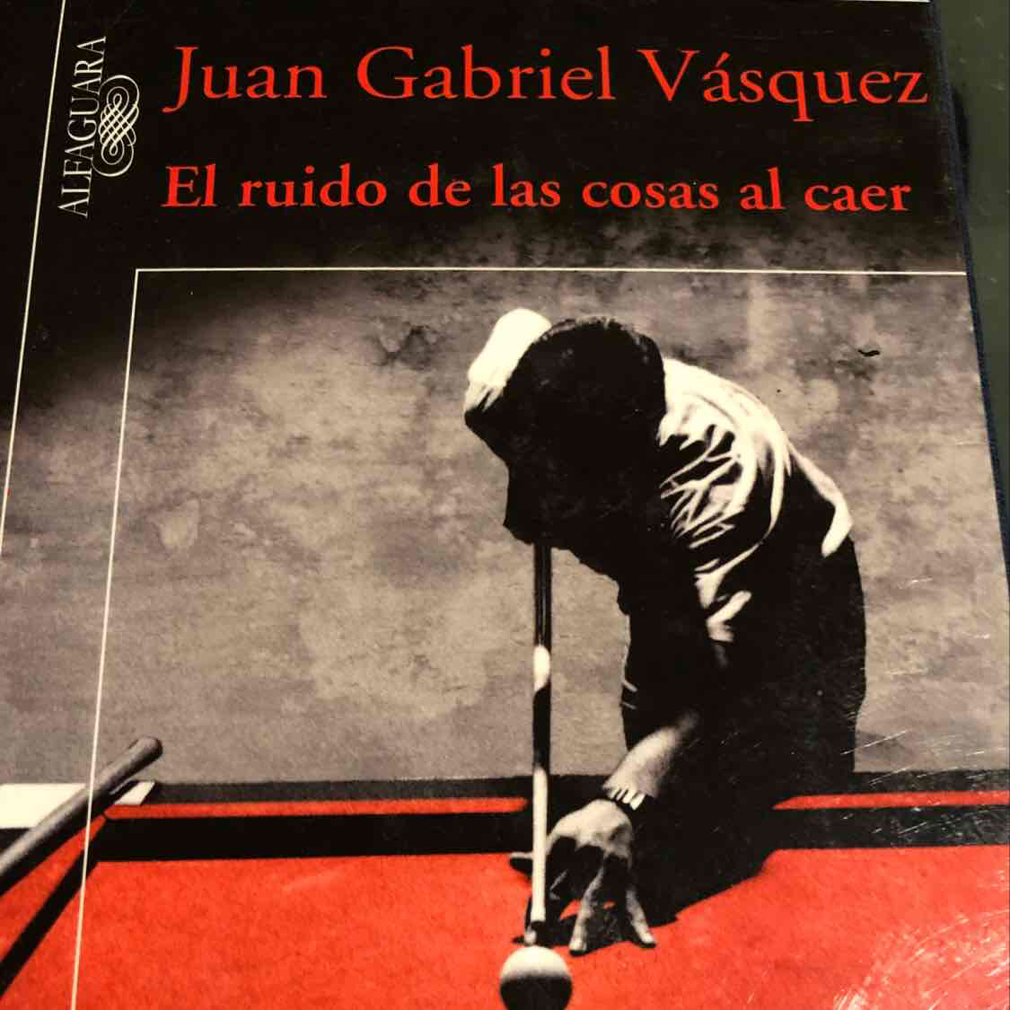 juan-gabriel-vsquez-el-ruido-de-las-cosas-al-caer